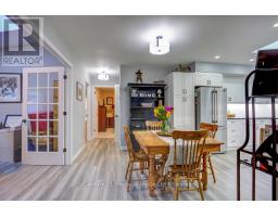 26 EDWIN CRESCENT - 13
