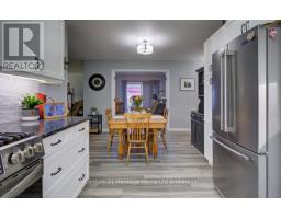 26 EDWIN CRESCENT - 15