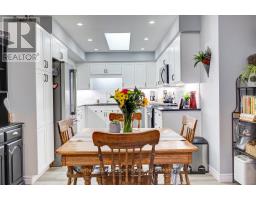 26 EDWIN CRESCENT - 16