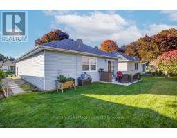 26 EDWIN CRESCENT - 23