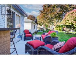 26 EDWIN CRESCENT - 24