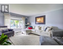 26 EDWIN CRESCENT - 8