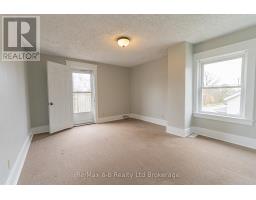 72-74 BROCK STREET E - 17