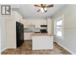 72-74 BROCK STREET E - 27