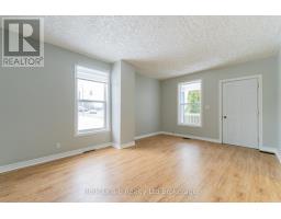 72-74 BROCK STREET E - 32
