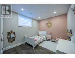 76 TRAILVIEW DRIVE - 22