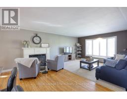 192 GREENLEAF CRESCENT - 17