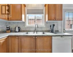 693 SOUTHWOOD WAY - 11