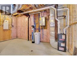 7 SANDY COURT - 34