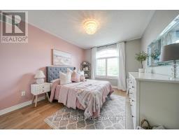 174 KINGFISHER AVENUE - 21