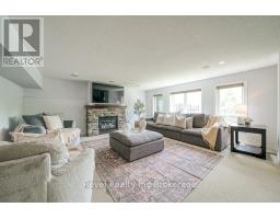 174 KINGFISHER AVENUE - 33
