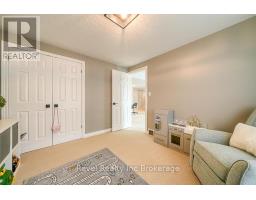 174 KINGFISHER AVENUE - 36