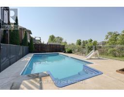 174 KINGFISHER AVENUE - 39