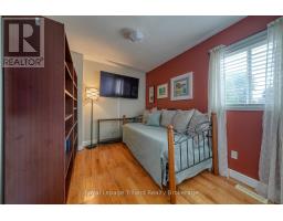 109 CANROBERT STREET - 18
