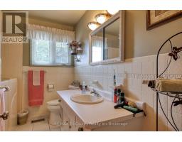 14 LOWRIE CRESCENT - 15