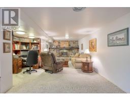 14 LOWRIE CRESCENT - 21