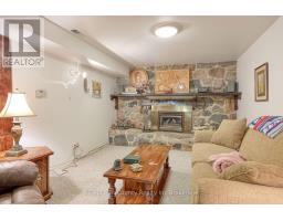 14 LOWRIE CRESCENT - 24