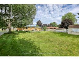 14 LOWRIE CRESCENT - 37