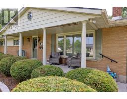 14 LOWRIE CRESCENT - 4