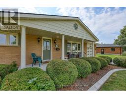 14 LOWRIE CRESCENT - 5