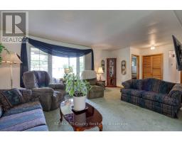 14 LOWRIE CRESCENT - 9