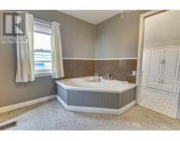84 BAIRD STREET S - 25