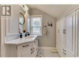 84 BAIRD STREET S - 26
