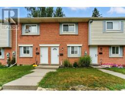 25 - 141 BAY STREET - 1