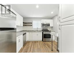 25 - 141 BAY STREET - 10