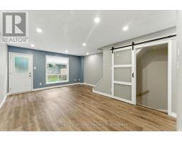 25 - 141 BAY STREET - 11