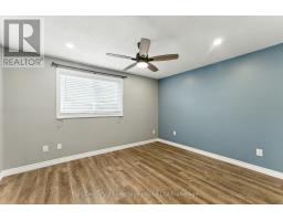 25 - 141 BAY STREET - 16