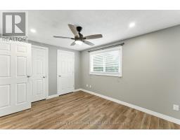 25 - 141 BAY STREET - 17