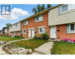 25 - 141 BAY STREET - 2