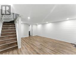 25 - 141 BAY STREET - 21