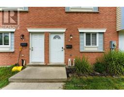 25 - 141 BAY STREET - 4