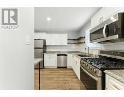 25 - 141 BAY STREET - 6