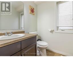 702 FRONTENAC CRESCENT - 13