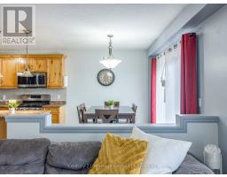 702 FRONTENAC CRESCENT - 9