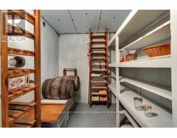 5 THOMAS AVENUE - 24