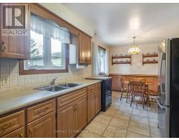 6 CARLETON CRESCENT - 12