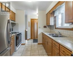 6 CARLETON CRESCENT - 14