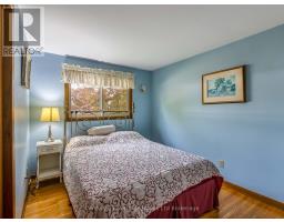 6 CARLETON CRESCENT - 16
