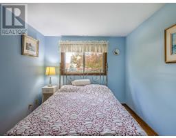 6 CARLETON CRESCENT - 17