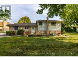 6 CARLETON CRESCENT - 3
