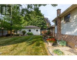 6 CARLETON CRESCENT - 4