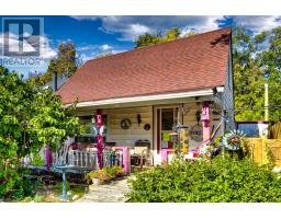 38 SANDERSON STREET - 2