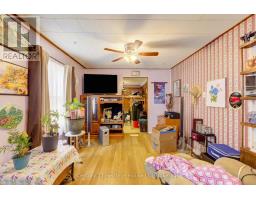 38 SANDERSON STREET - 22