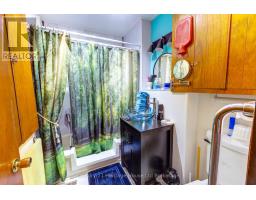 38 SANDERSON STREET - 25