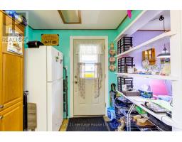 38 SANDERSON STREET - 8