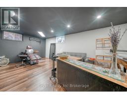 764 DEVONSHIRE AVENUE - 19